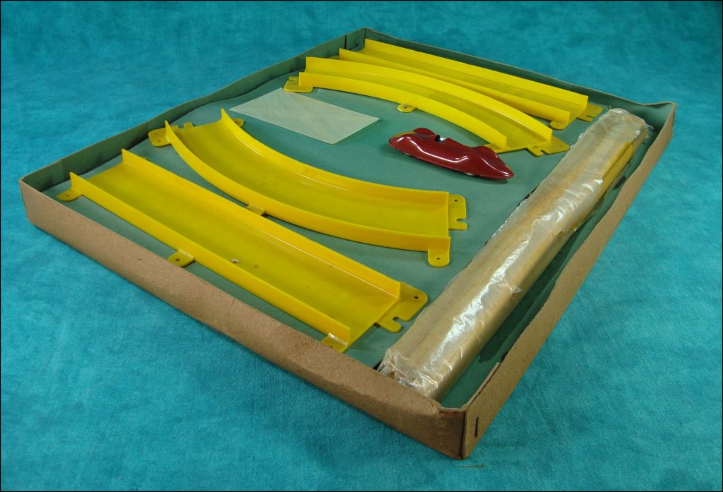 Brettspiel ; Board game ; Jeu de société ; Tobogan ; Tin toy ; Auto Union Avus 1937 ; 