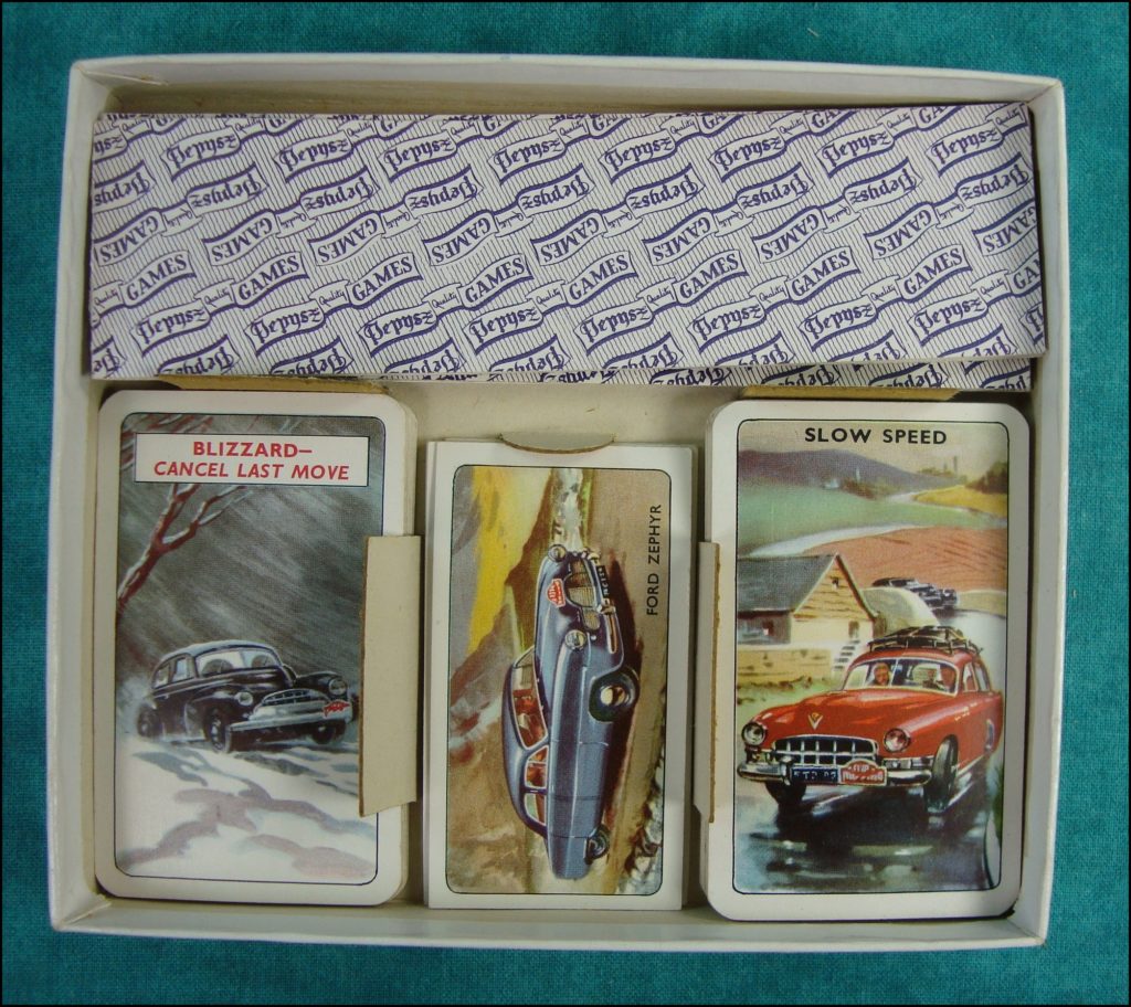 Brettspiel ; Board game ; Jeu de société ; 1954 ; Stirling Moss' Rally ; The game of the Monte-Carlo Rally ; Pepys ; Cadillac ; Oldsmobile ; Studebaker ; Renault Frégate ; Ford Zephyr ; Riley ; Jaguar ; Bentley ; Sunbeam Talbot ; M.G.